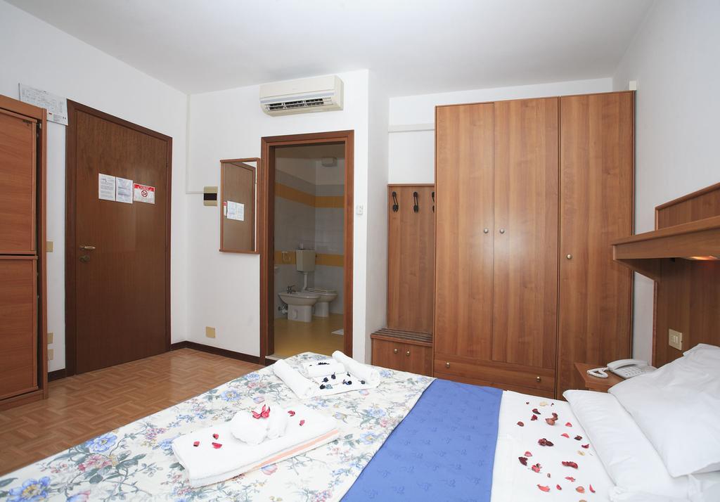 Hotel Aspe Bibione Exterior photo